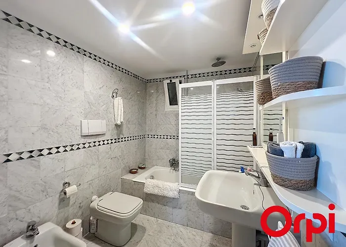 2 Pieces Climatise Au Centre De - Fr-1-647-40 Apartamento *